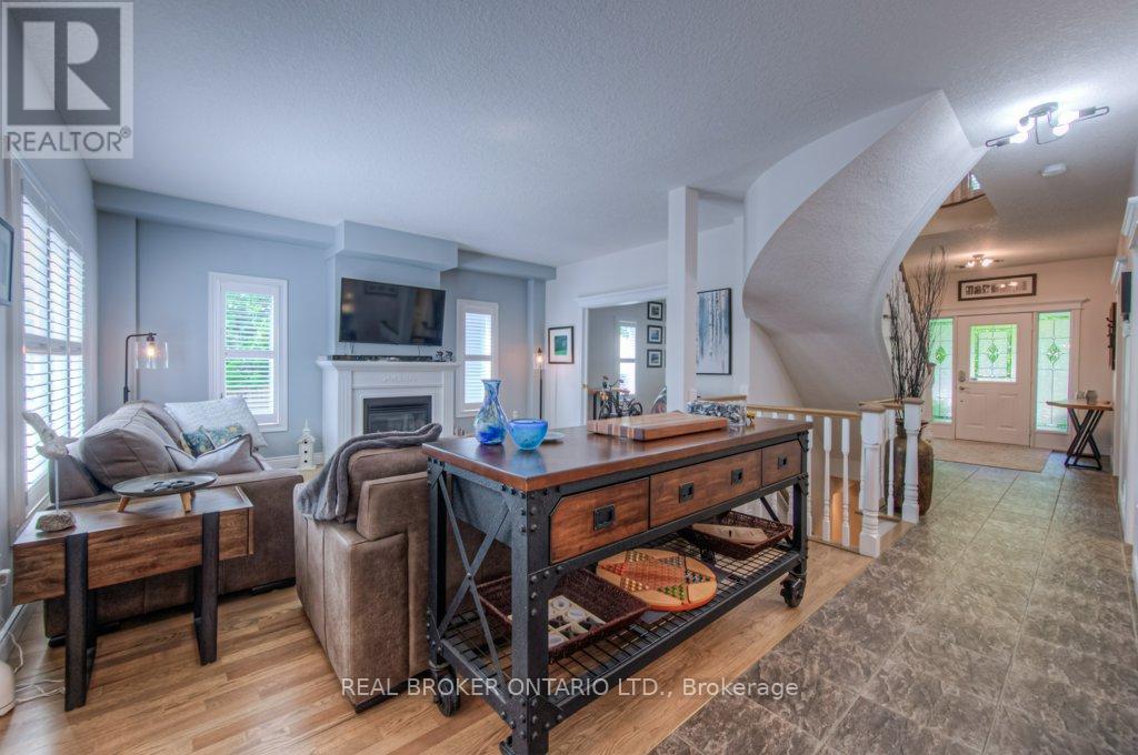 Photo 15 of 177 Old Maple Boulevard, Guelph Eramosa ON