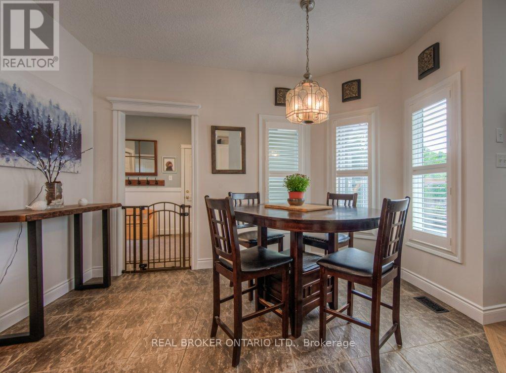 Photo 20 of 177 Old Maple Boulevard, Guelph Eramosa ON