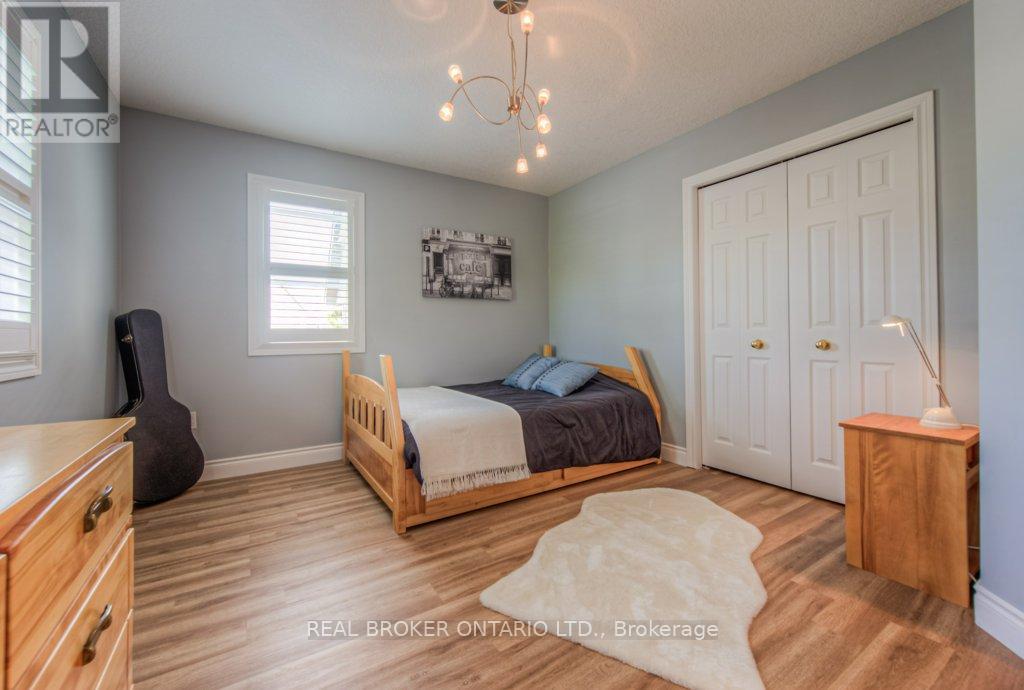 Photo 38 of 177 Old Maple Boulevard, Guelph Eramosa ON