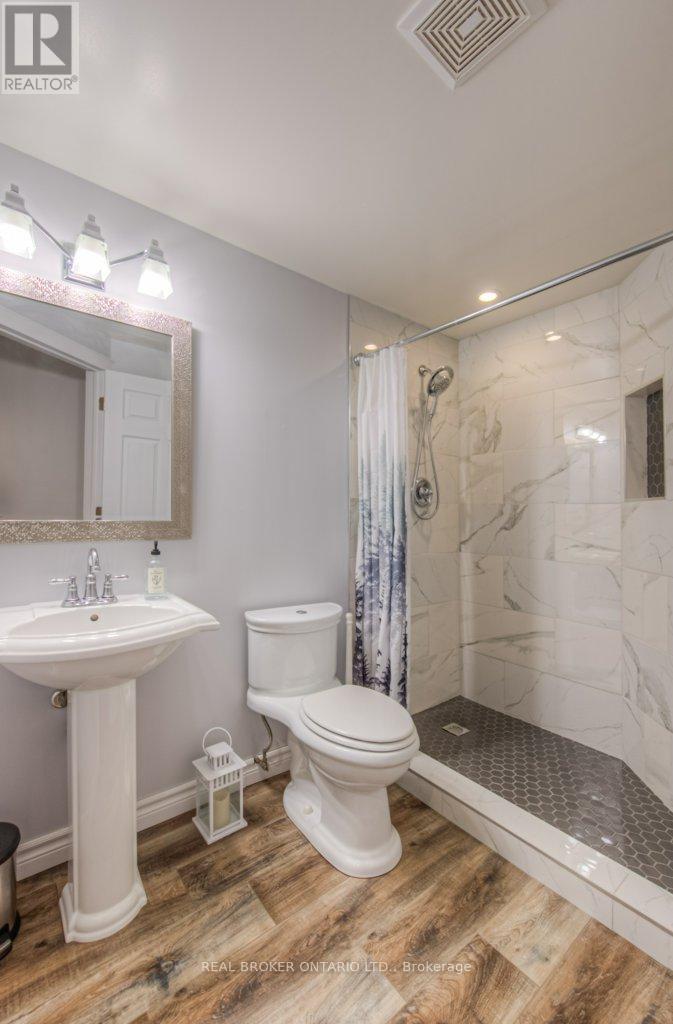 Photo 35 of 177 Old Maple Boulevard, Guelph Eramosa ON