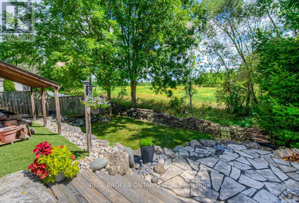 Photo 33 of 177 Old Maple Boulevard, Guelph Eramosa ON