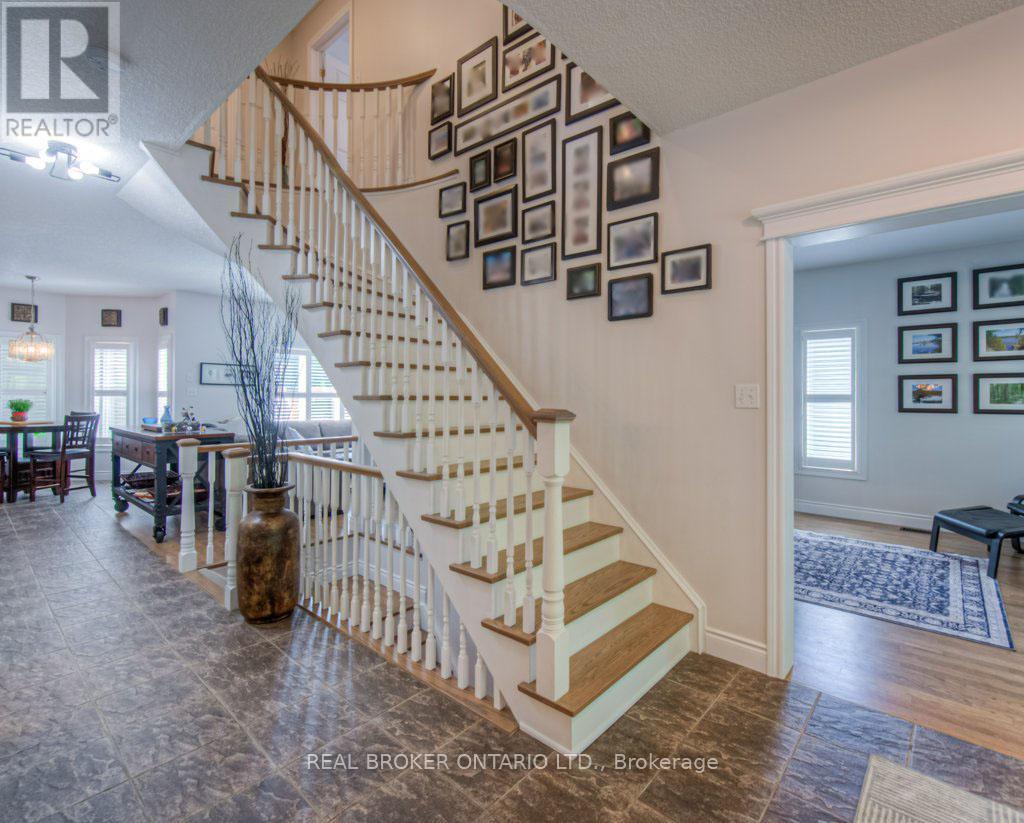 Photo 41 of 177 Old Maple Boulevard, Guelph Eramosa ON