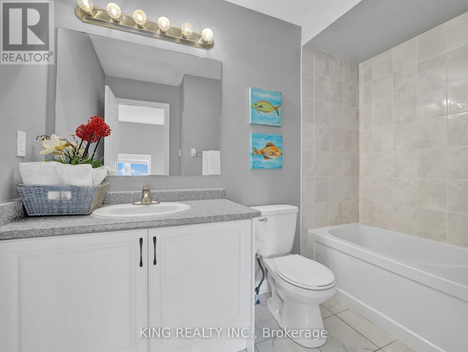 Photo 9 of 15 Hartley Avenue, Brant ON