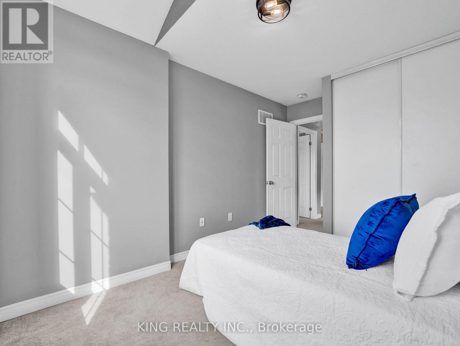 Photo 11 of 15 Hartley Avenue, Brant ON