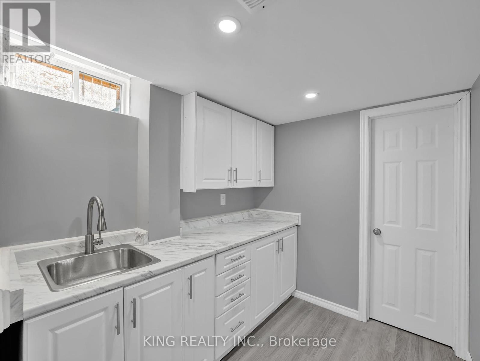 Photo 16 of 15 Hartley Avenue, Brant ON