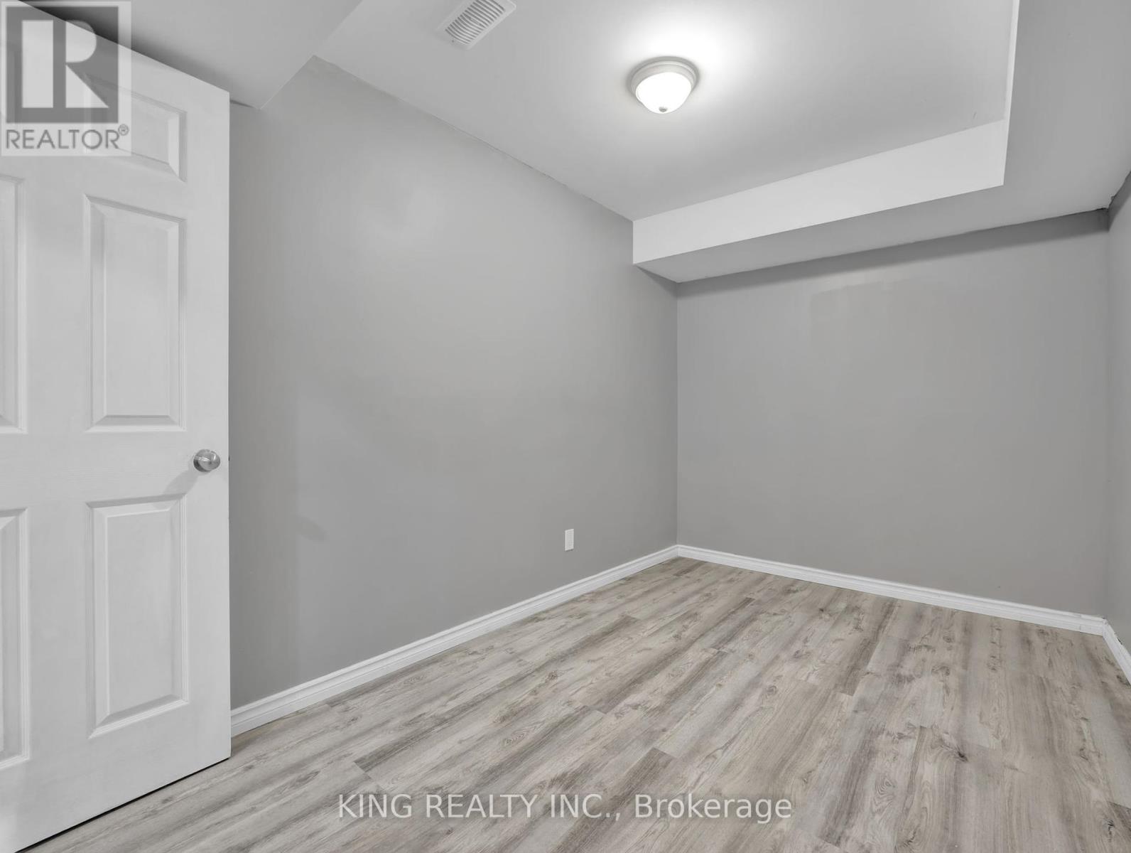 Photo 18 of 15 Hartley Avenue, Brant ON