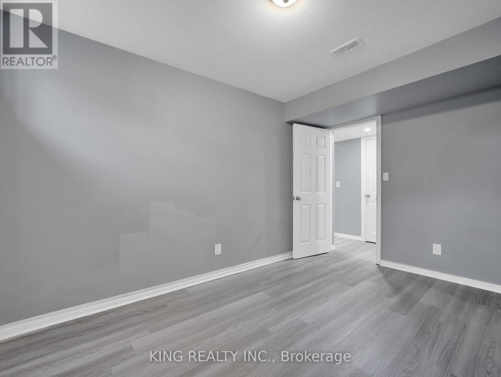 Photo 5 of 15 Hartley Avenue, Brant ON