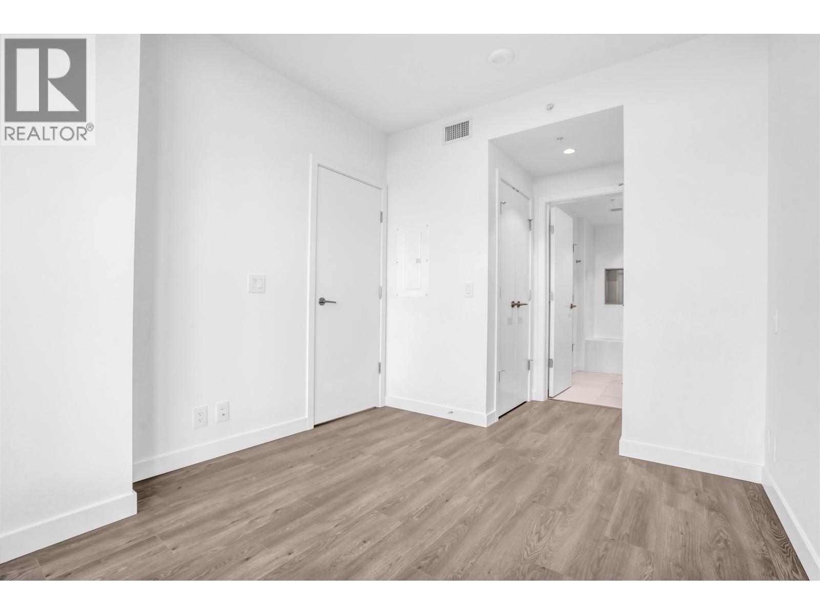 Photo 13 of 1605 505 Nelson Street, Coquitlam BC