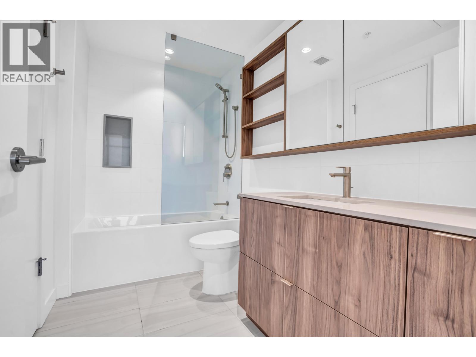 Photo 3 of 1605 505 Nelson Street, Coquitlam BC