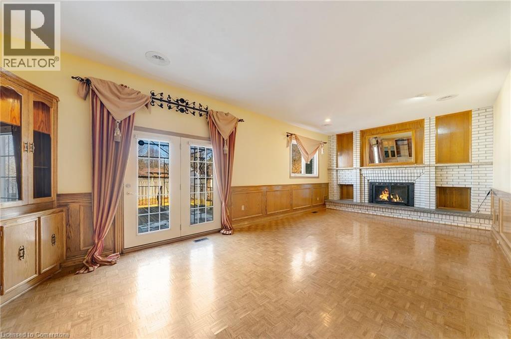 Photo 2 of 7105 York Drive, Niagara Falls ON