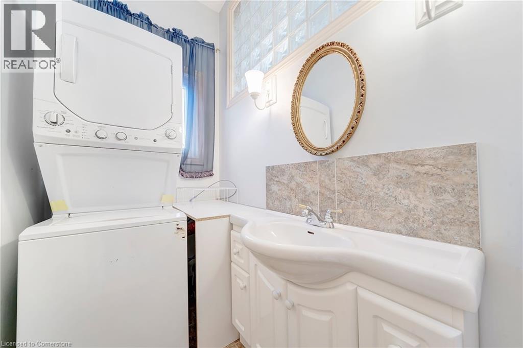 Photo 37 of 7105 York Drive, Niagara Falls ON