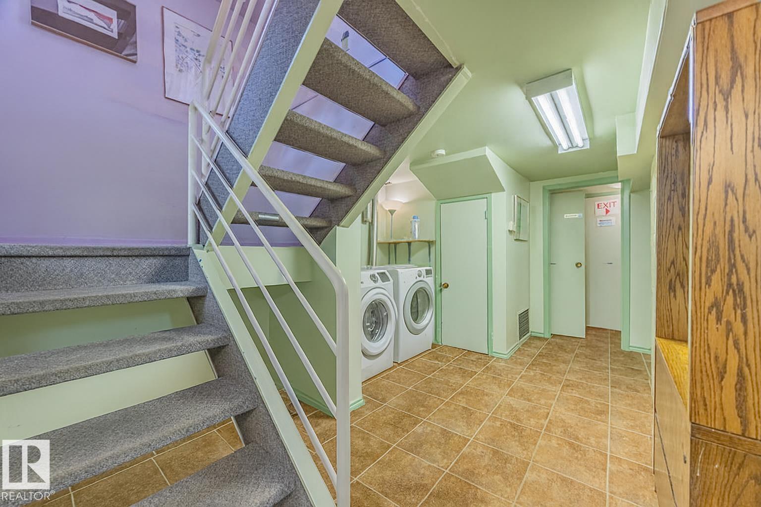 Photo 16 of 9865 85 Av Nw, Edmonton AB
