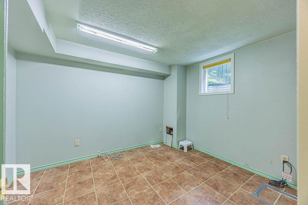 Photo 52 of 9865 85 Av Nw, Edmonton AB
