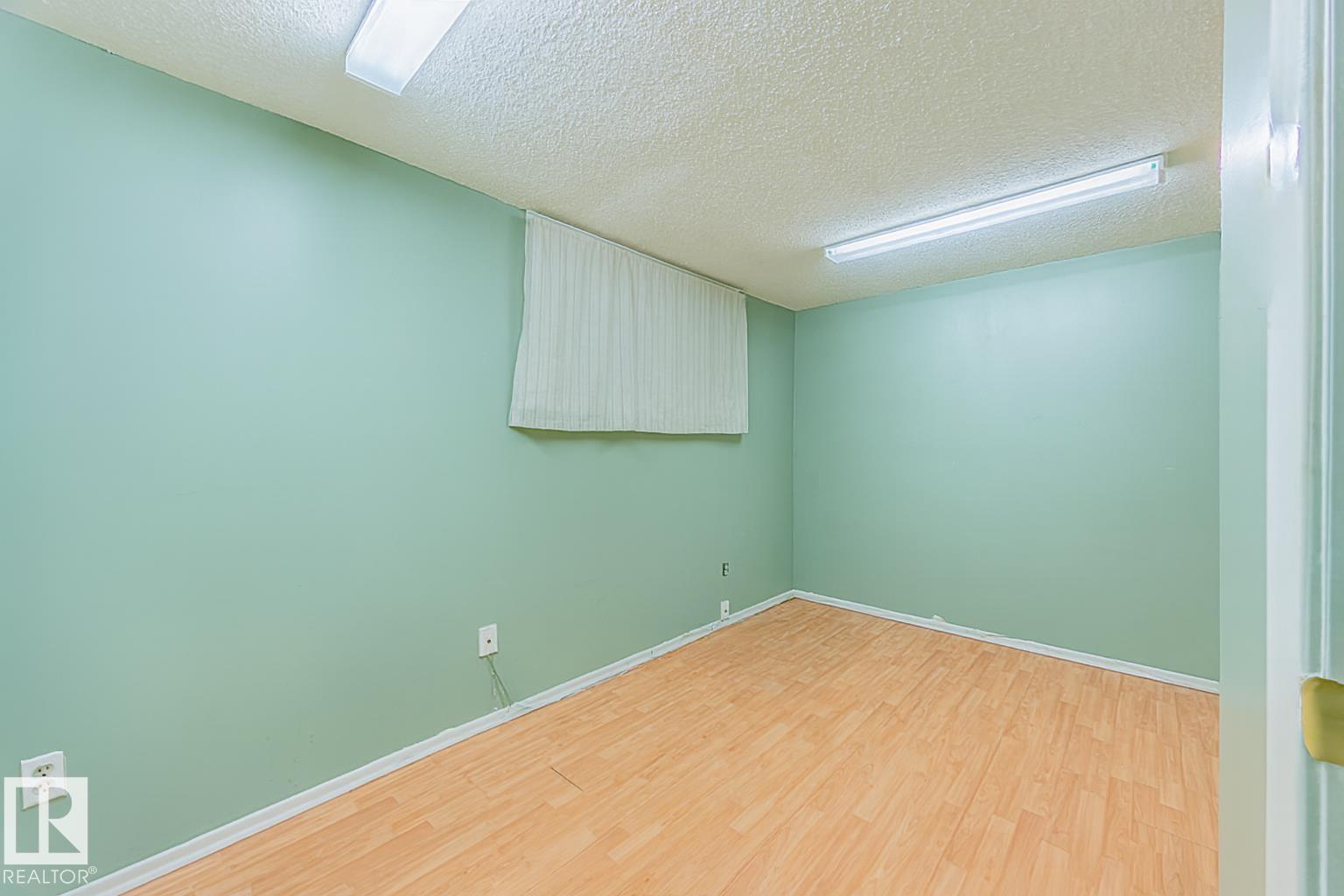 Photo 29 of 9865 85 Av Nw, Edmonton AB