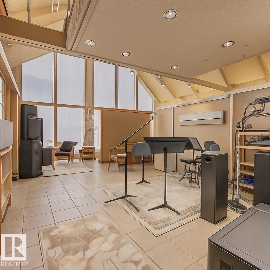 Photo 30 of 9865 85 Av Nw, Edmonton AB