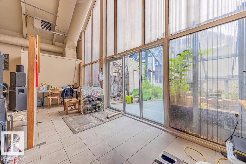 Photo 41 of 9865 85 Av Nw, Edmonton AB