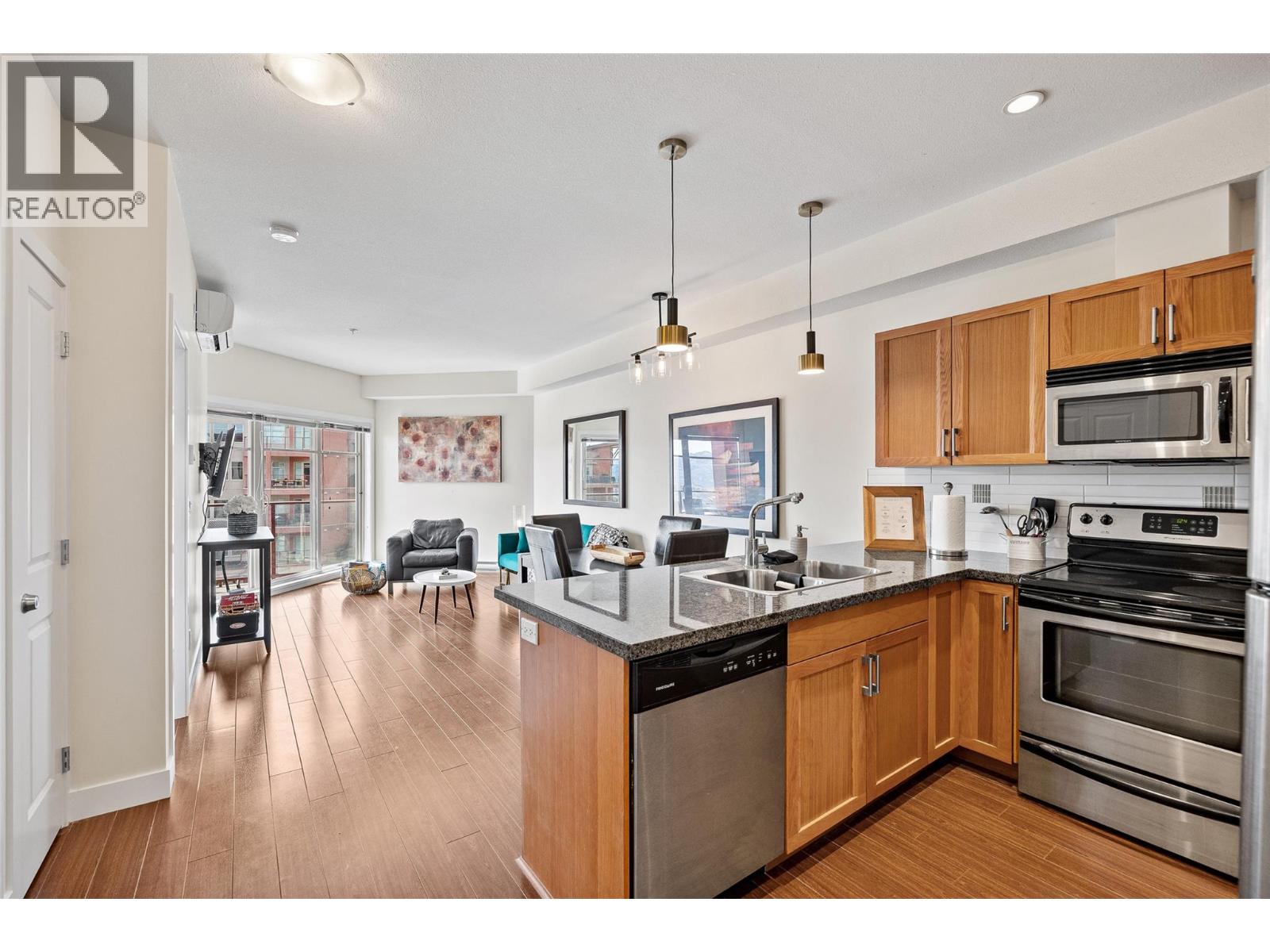 #411-3211 Skyview Lane, West Kelowna