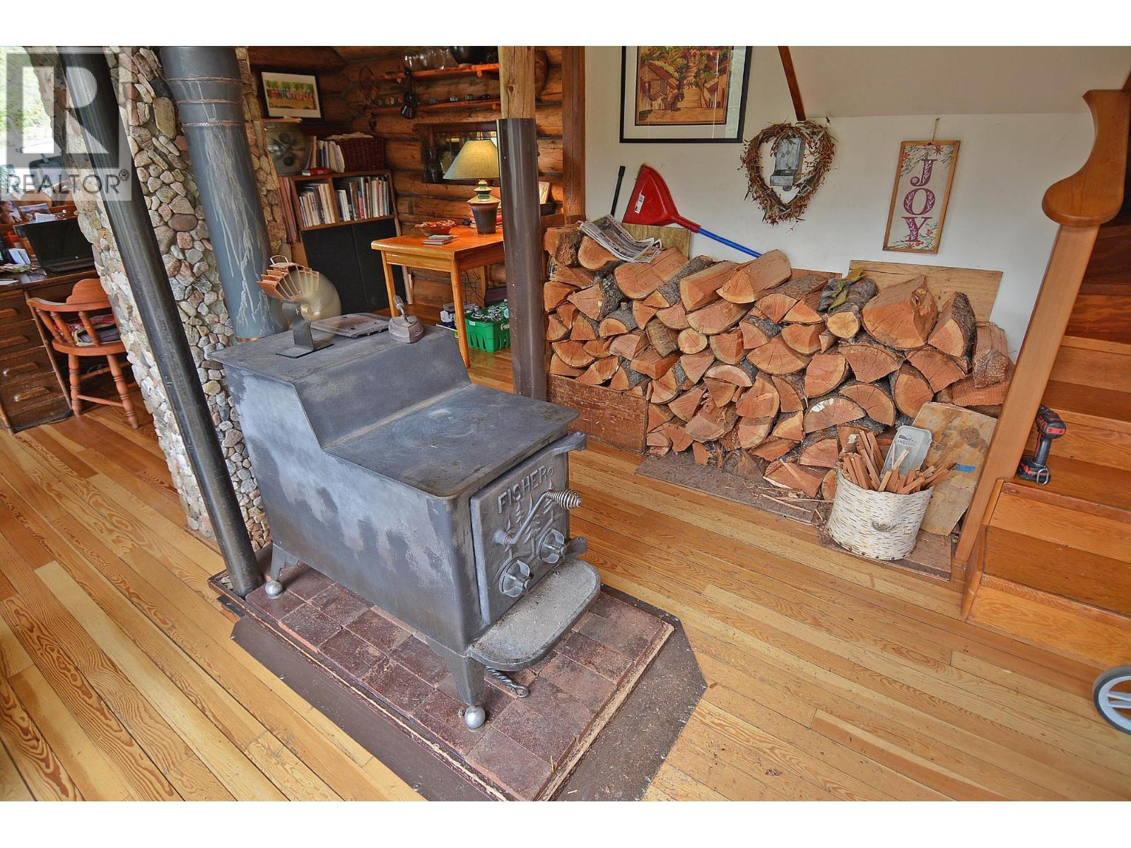Photo 34 of 7150 7154 Graham Road, Appledale BC