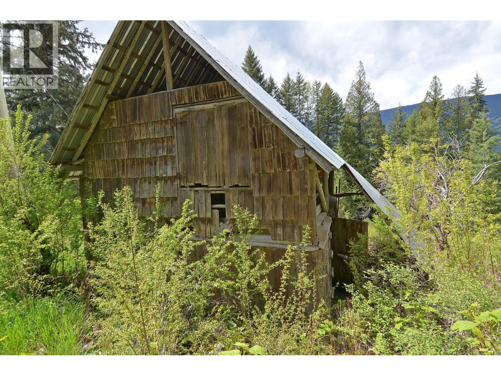 Photo 25 of 7150 7154 Graham Road, Appledale BC