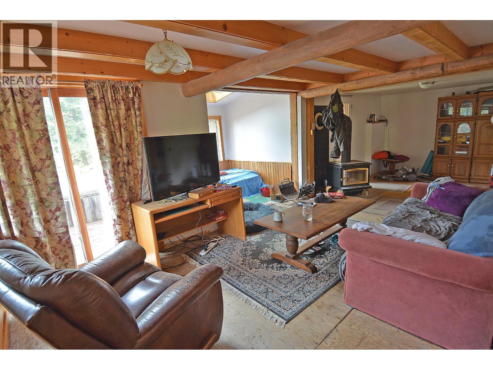 Photo 3 of 7150 7154 Graham Road, Appledale BC