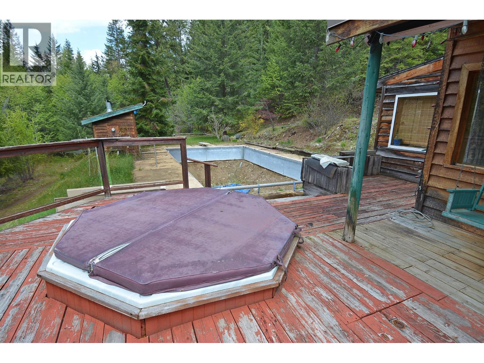 Photo 5 of 7150 7154 Graham Road, Appledale BC