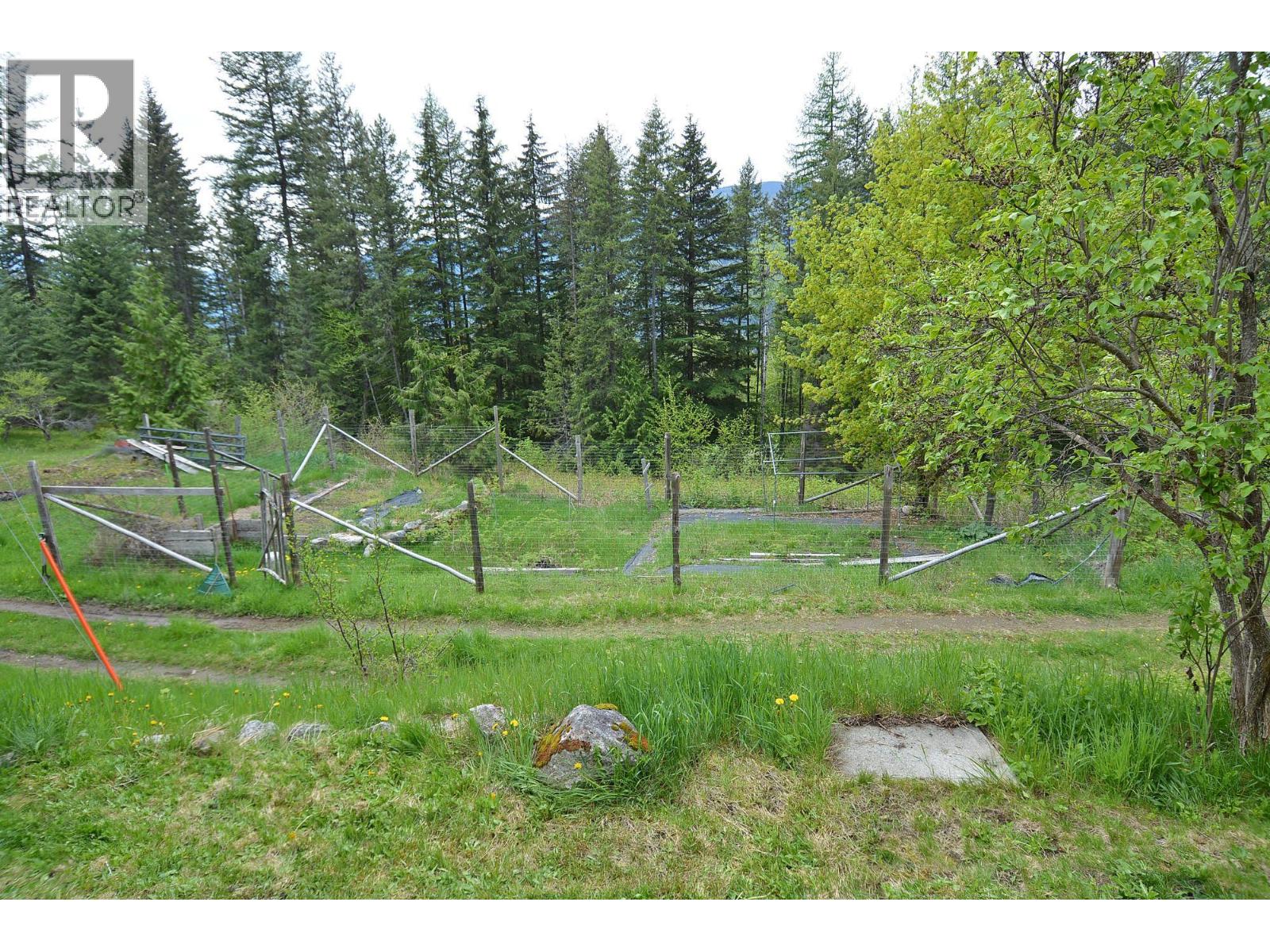 Photo 56 of 7150 7154 Graham Road, Appledale BC