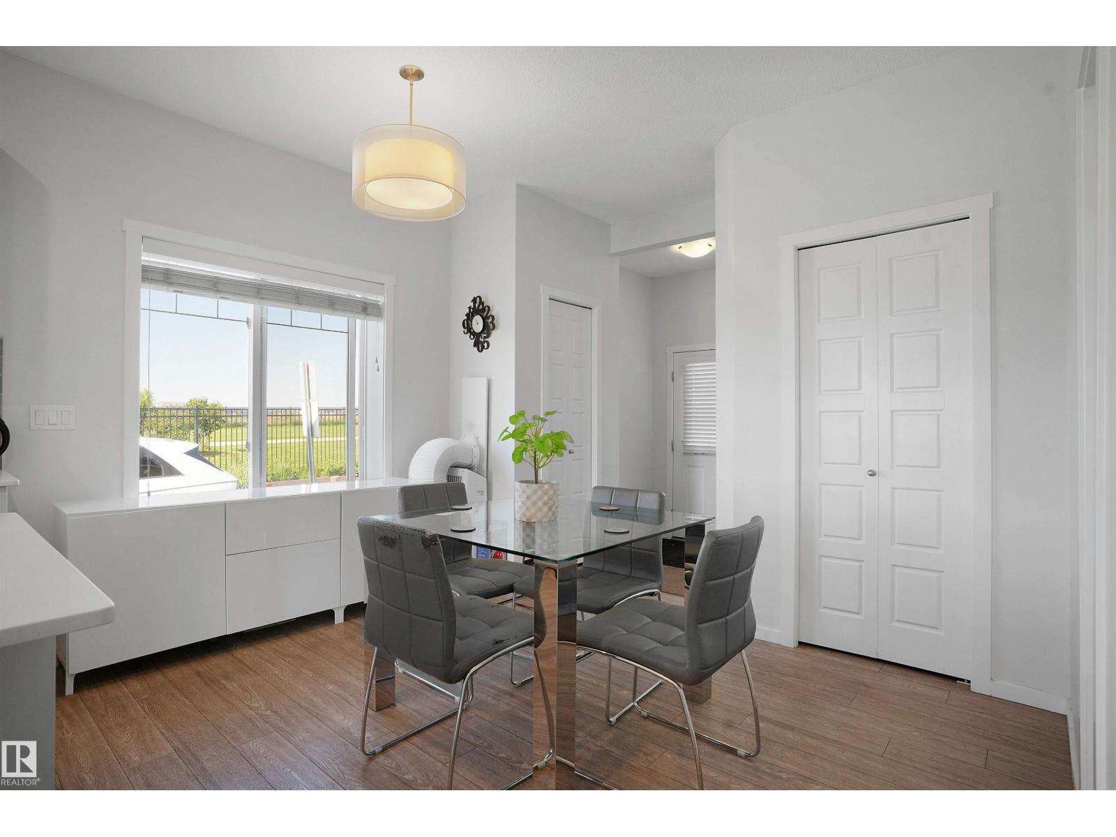Photo 7 of 39 6004 Rosenthal Wy Nw, Edmonton AB