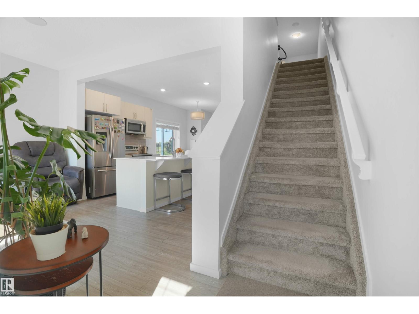 Photo 17 of 39 6004 Rosenthal Wy Nw, Edmonton AB