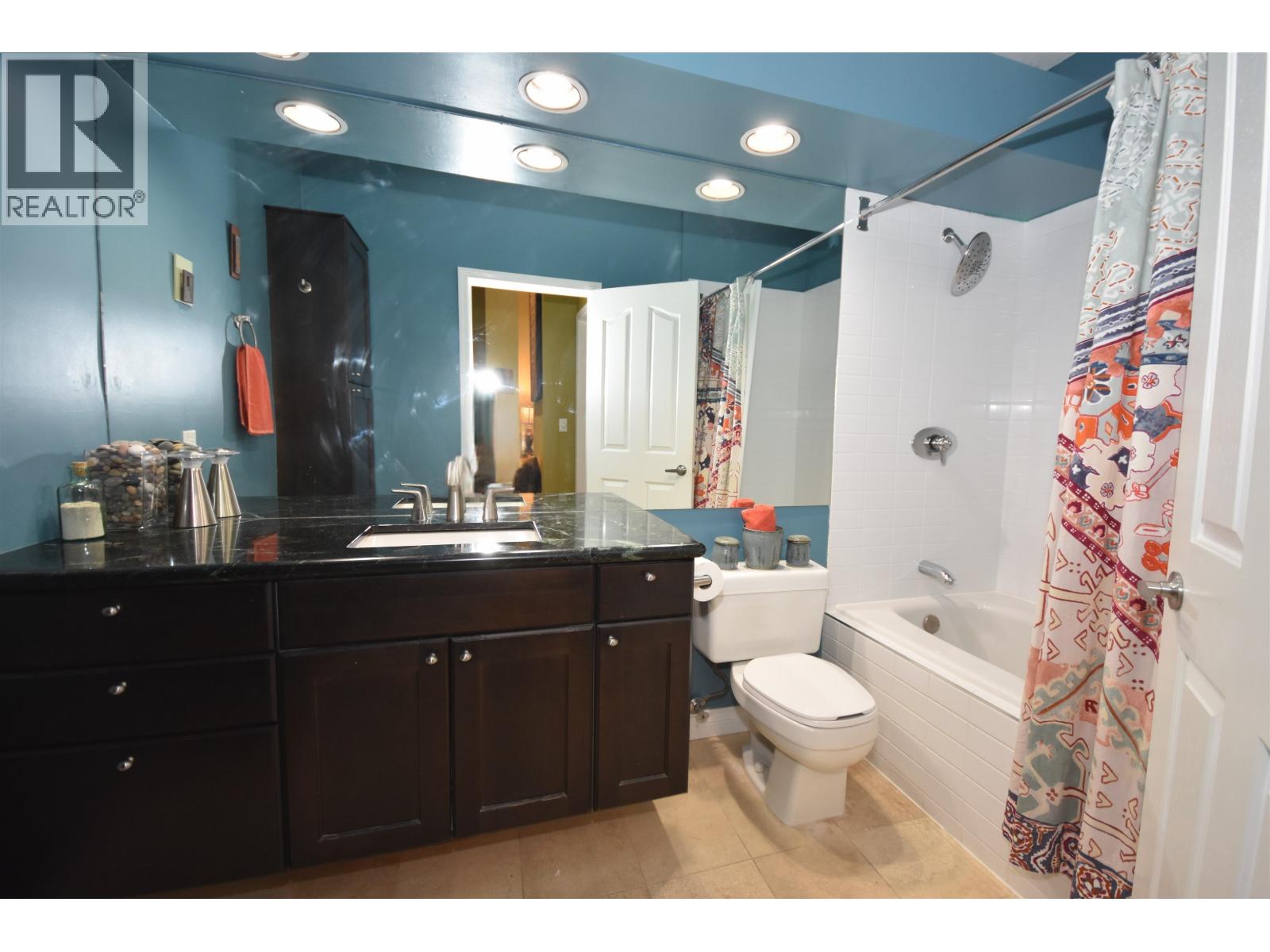 #302-4955 RIVER Road, Delta