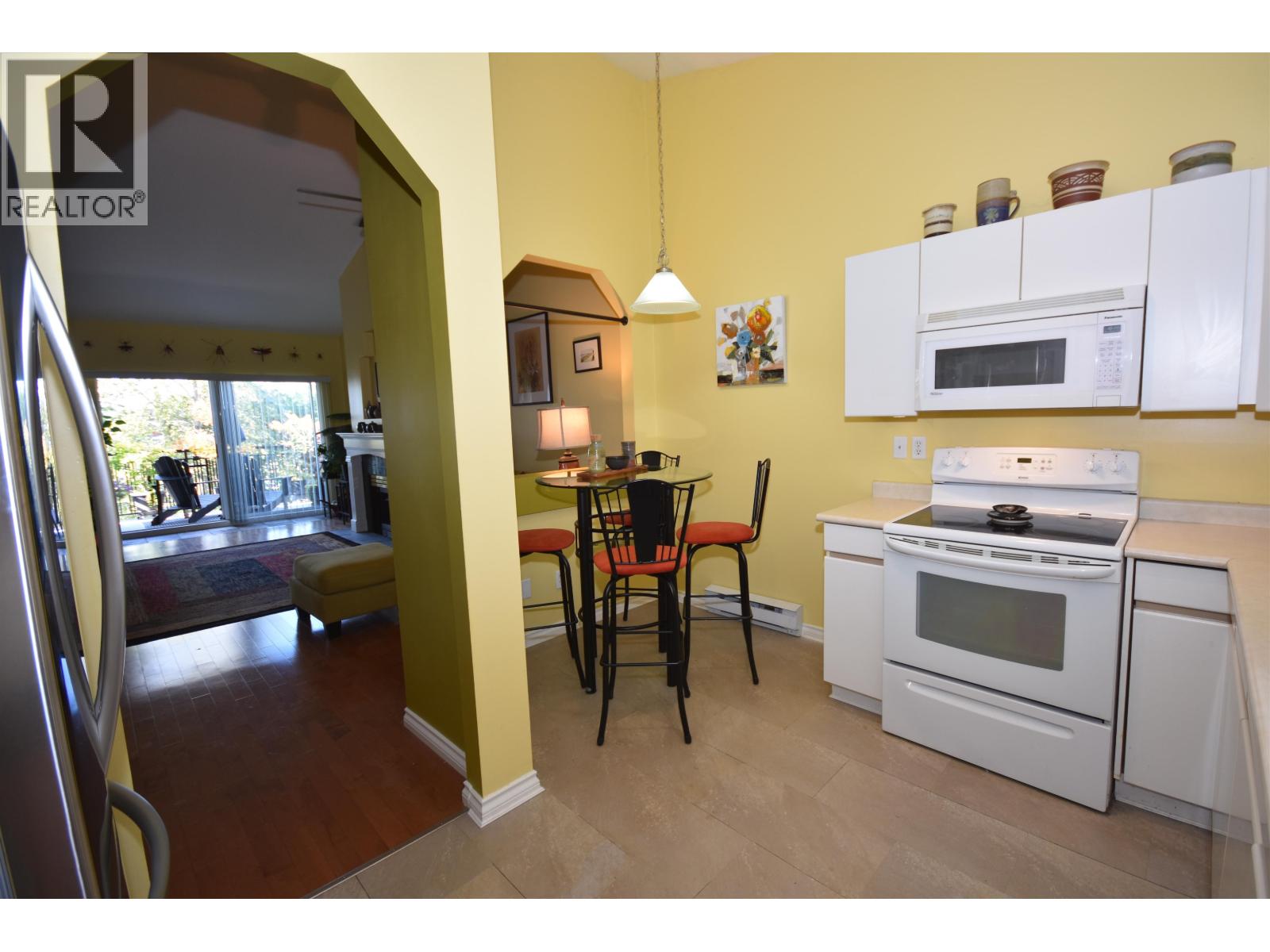 #302-4955 RIVER Road, Delta
