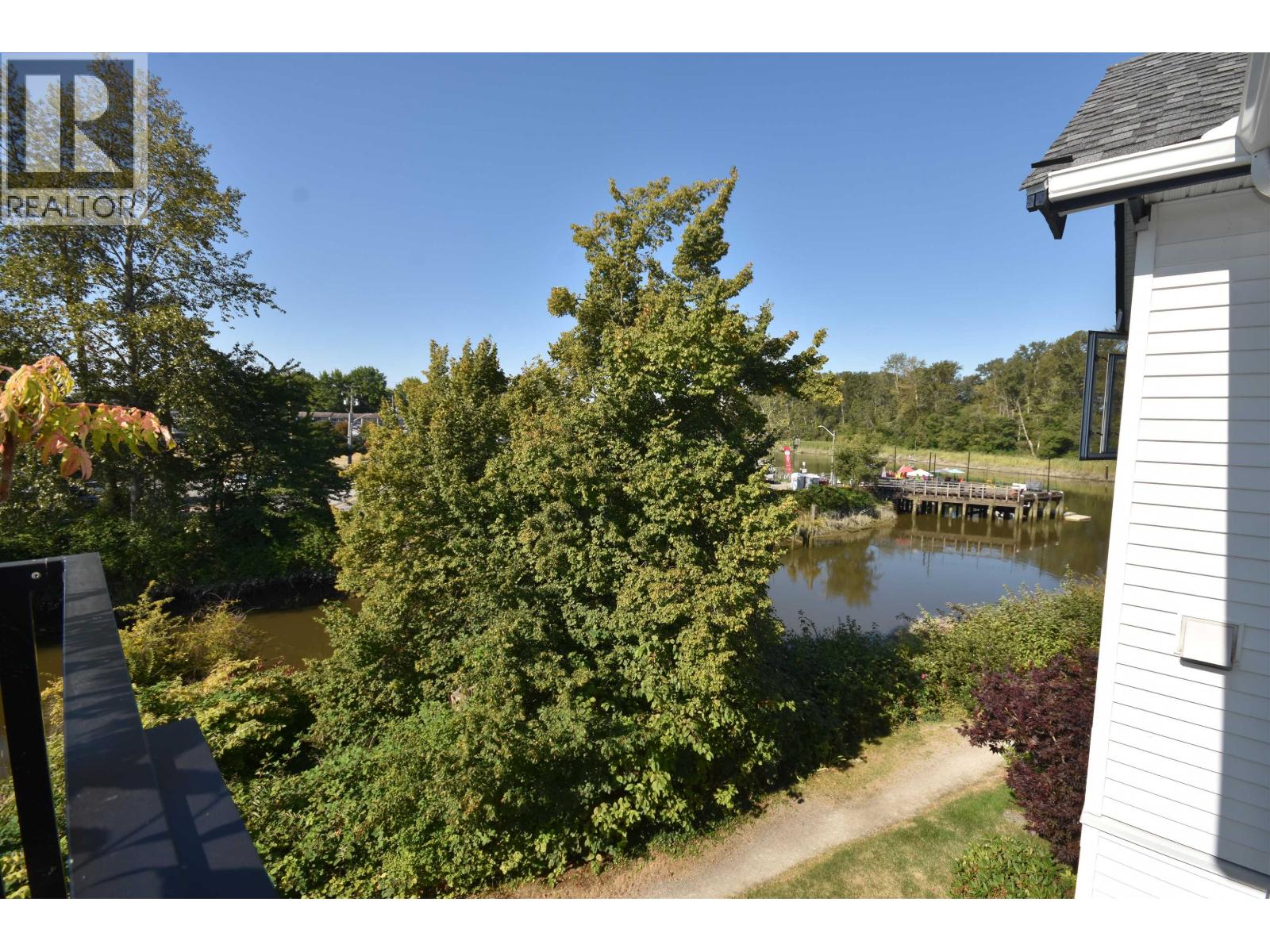 #302-4955 RIVER Road, Delta