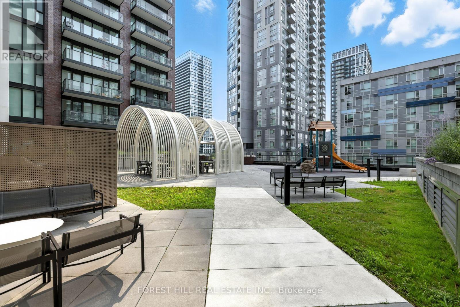 Photo 23 of 718 35 Tubman Avenue, Toronto ON