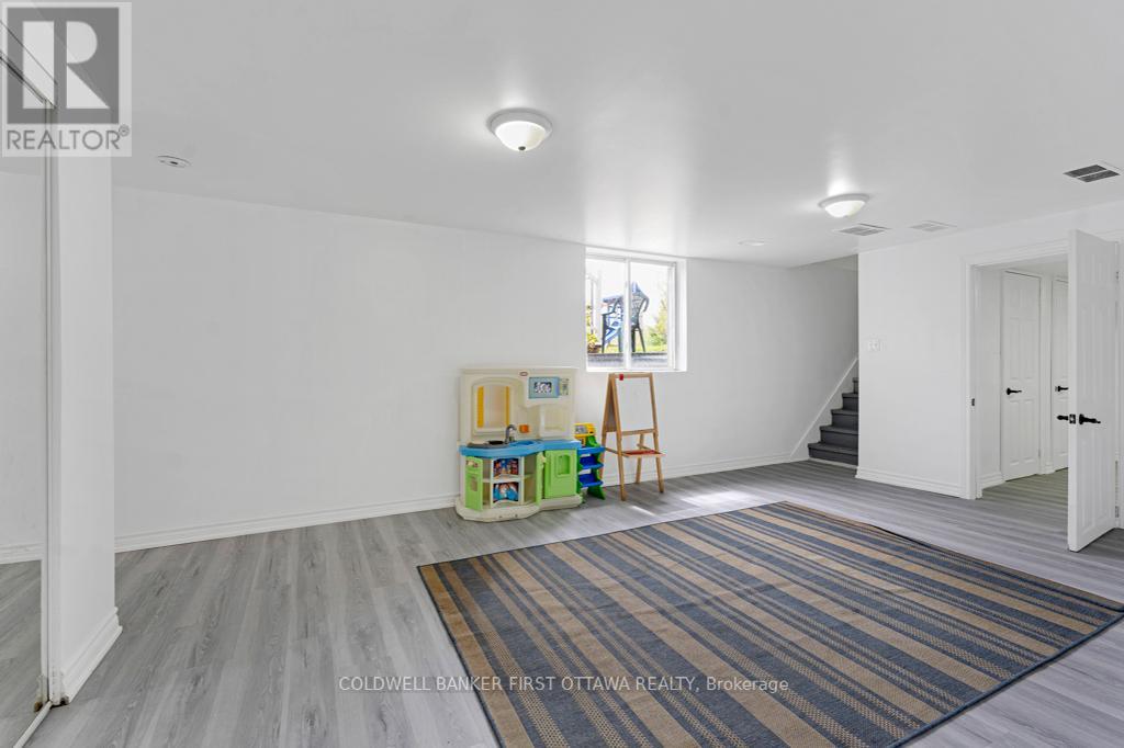 Photo 11 of 467 Lake Eloida Road, Elizabethtownkitley ON
