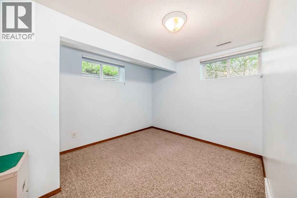 Photo 4 of 4904 42 Street, Ponoka AB