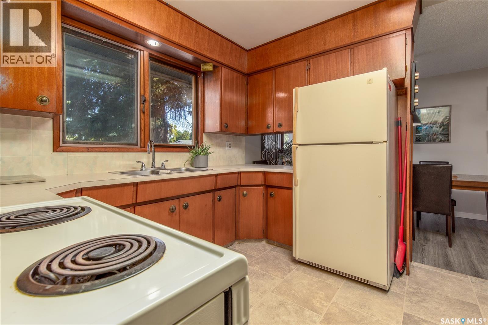 Photo 35 of 1301 Queen Crescent, Moose Jaw SK