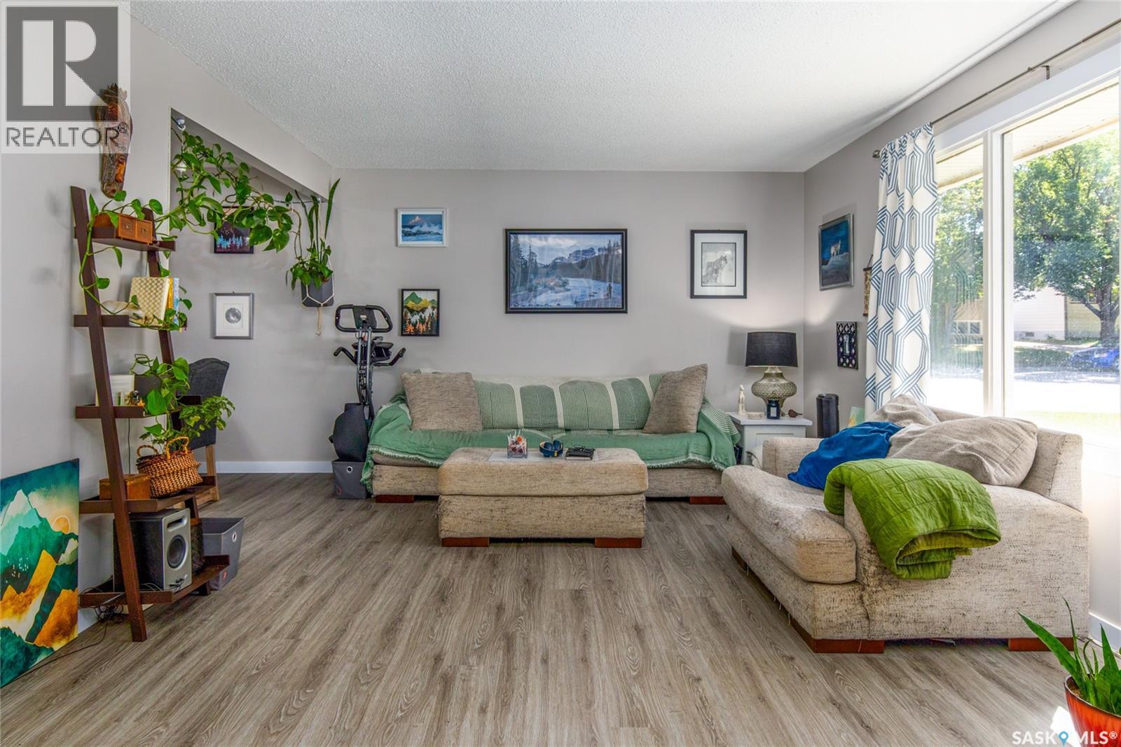Photo 43 of 1301 Queen Crescent, Moose Jaw SK