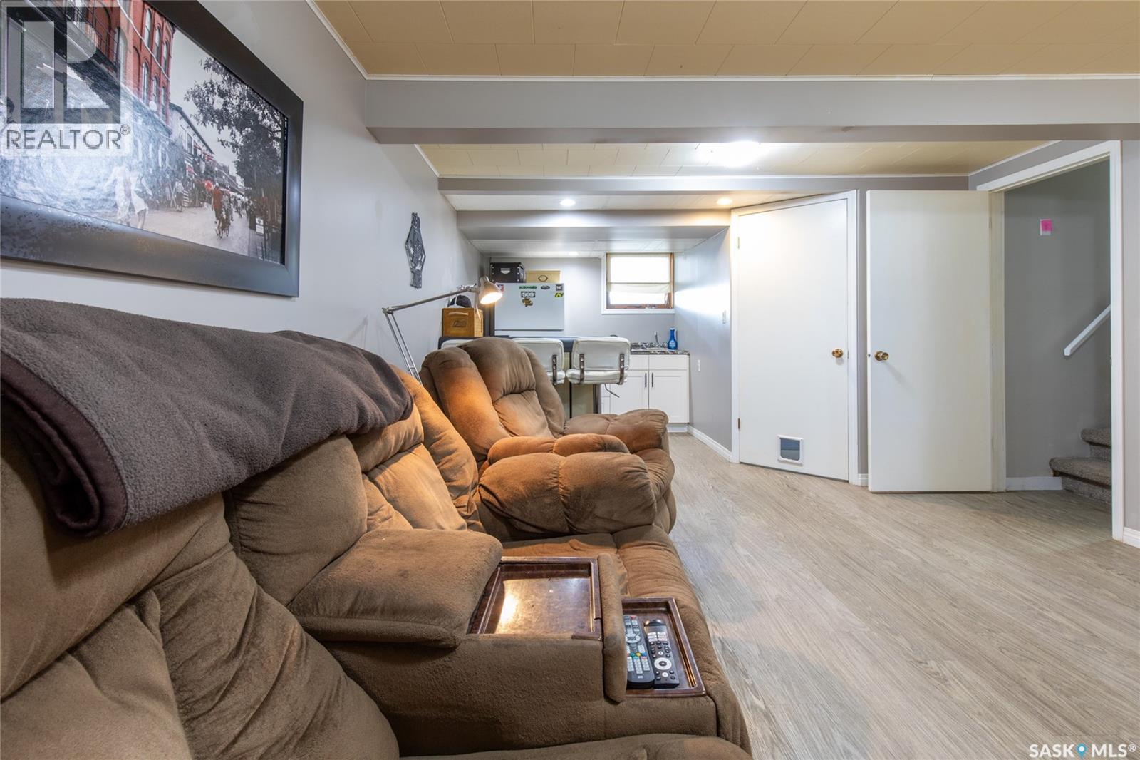 Photo 1 of 1301 Queen Crescent, Moose Jaw SK