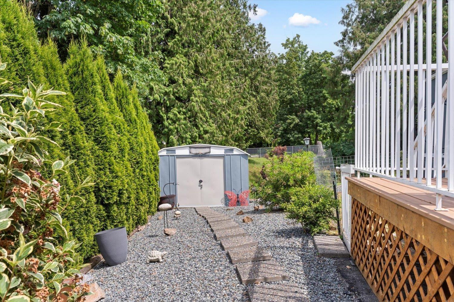 Photo 12 of 30 2035 Martens Street, Abbotsford BC