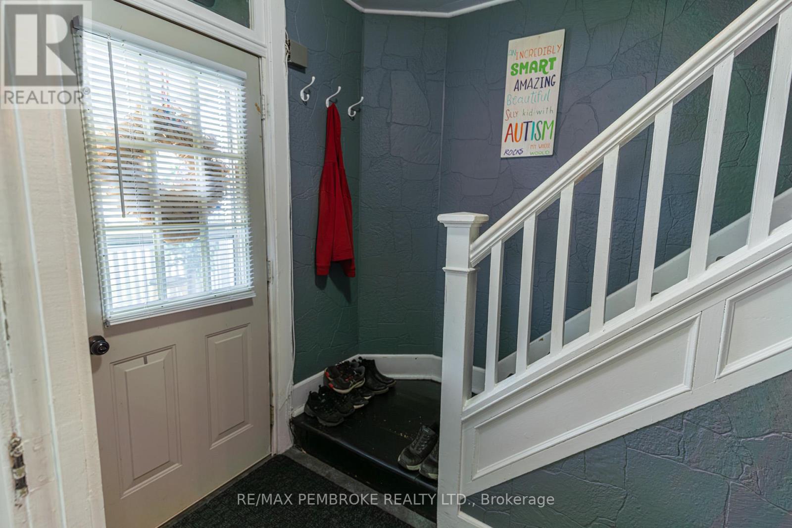 Photo 14 of 624 Mcgee Street, Pembroke ON