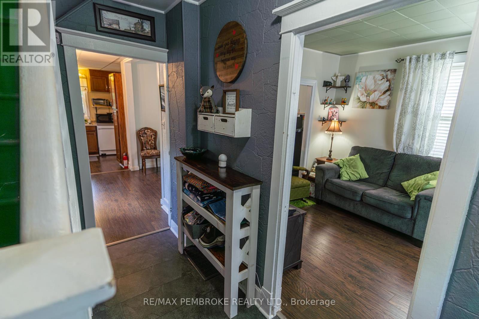 Photo 31 of 624 Mcgee Street, Pembroke ON