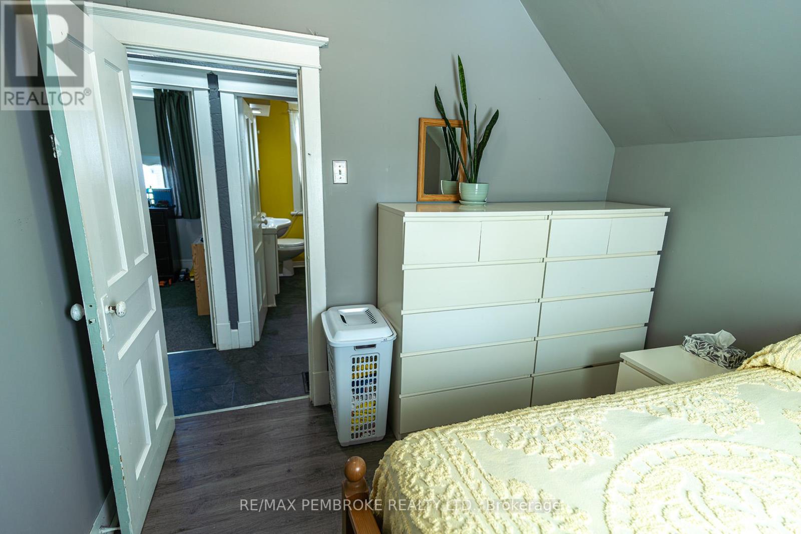 Photo 35 of 624 Mcgee Street, Pembroke ON