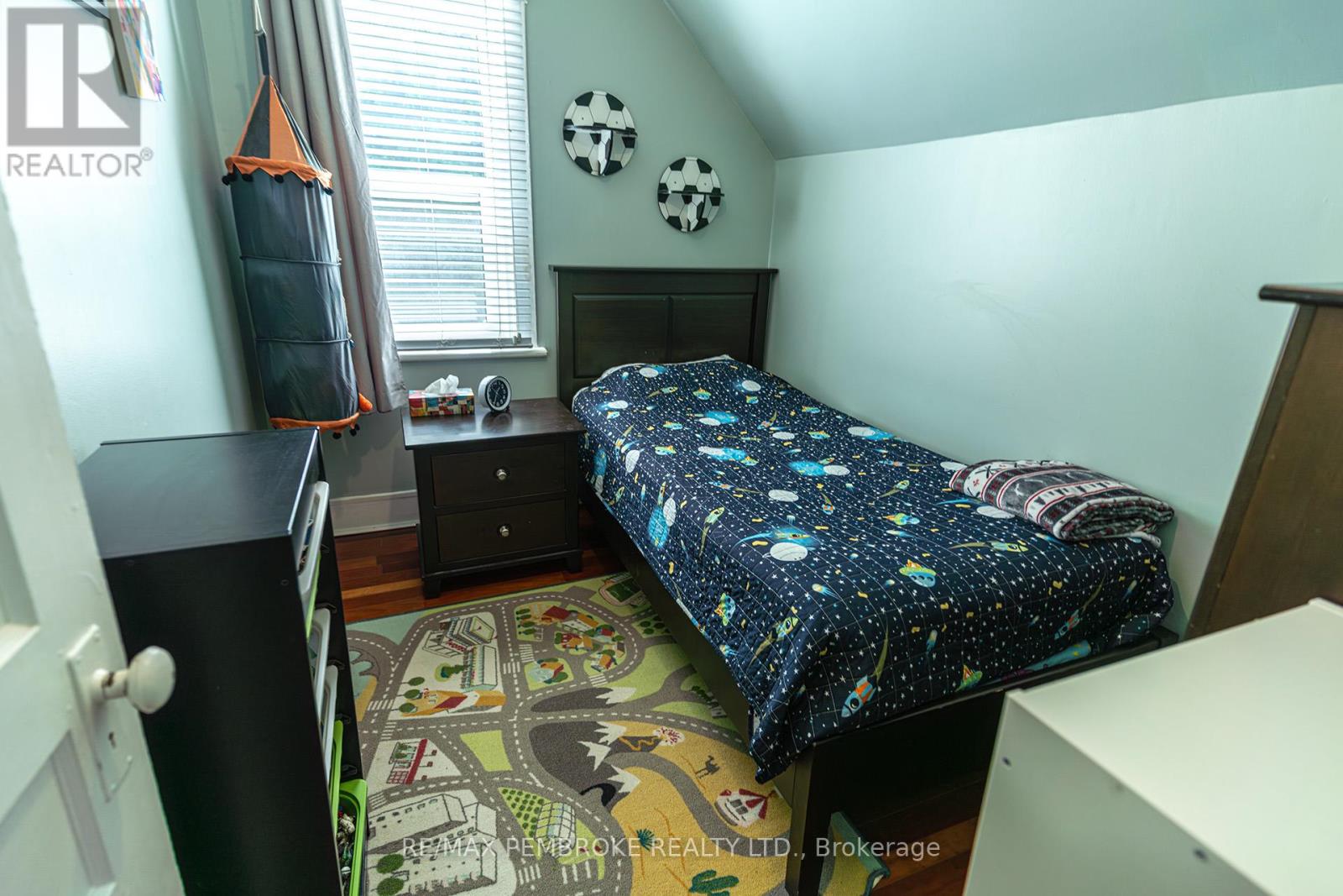 Photo 27 of 624 Mcgee Street, Pembroke ON