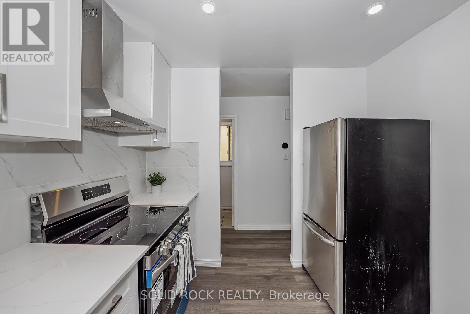 Photo 12 of 348 Monica Crescent, Ottawa ON