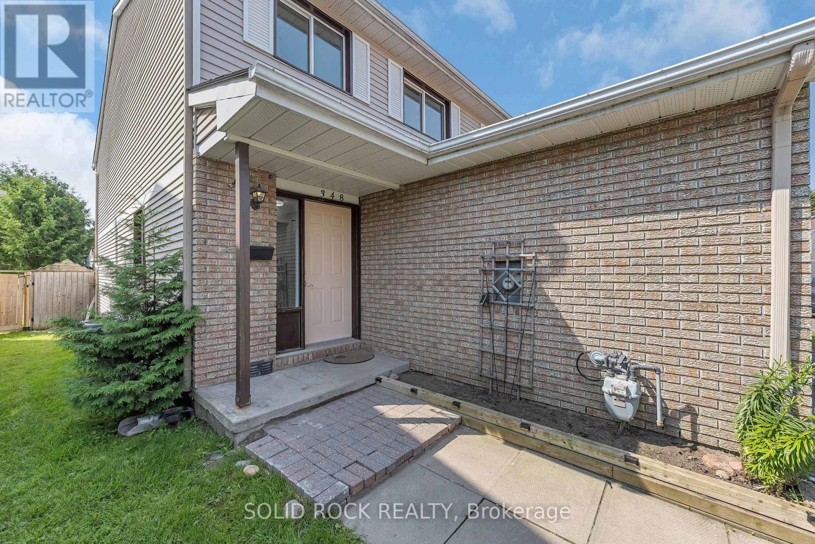 Photo 2 of 348 Monica Crescent, Ottawa ON