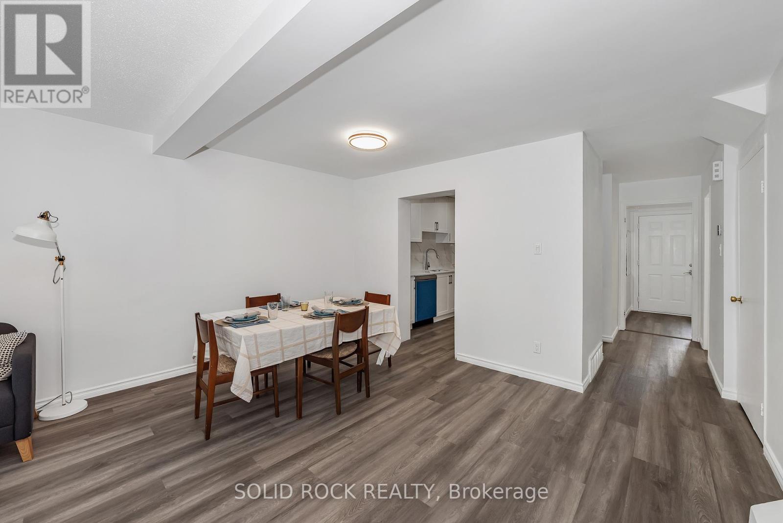 Photo 8 of 348 Monica Crescent, Ottawa ON
