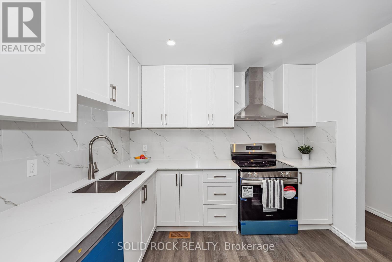 Photo 9 of 348 Monica Crescent, Ottawa ON