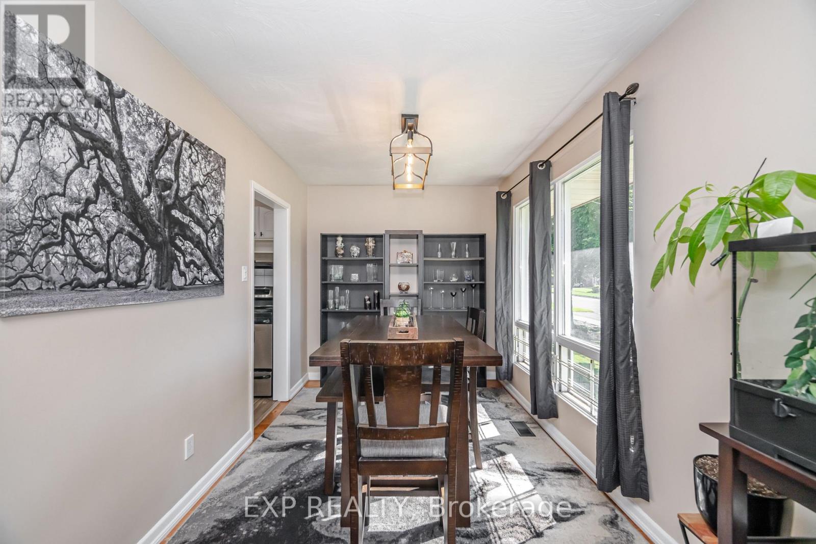 Photo 8 of 5 Gairey Drive, Halton Hills ON