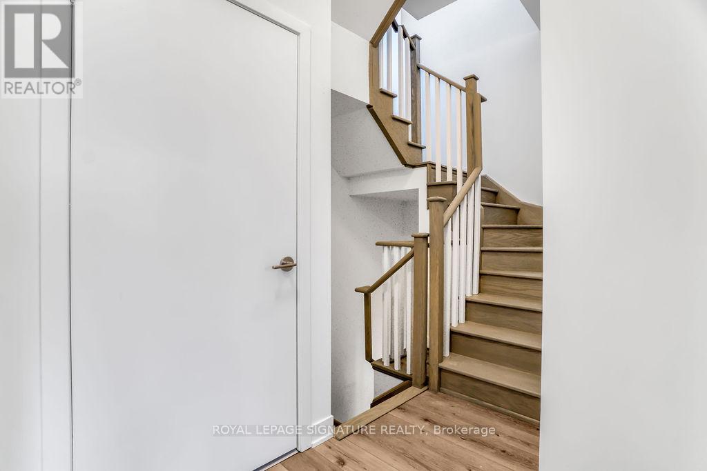 Photo 12 of 148 3025 Trailside Drive, Oakville ON