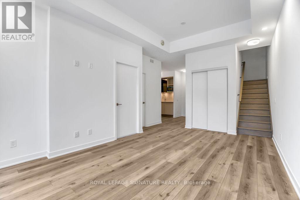Photo 19 of 148 3025 Trailside Drive, Oakville ON