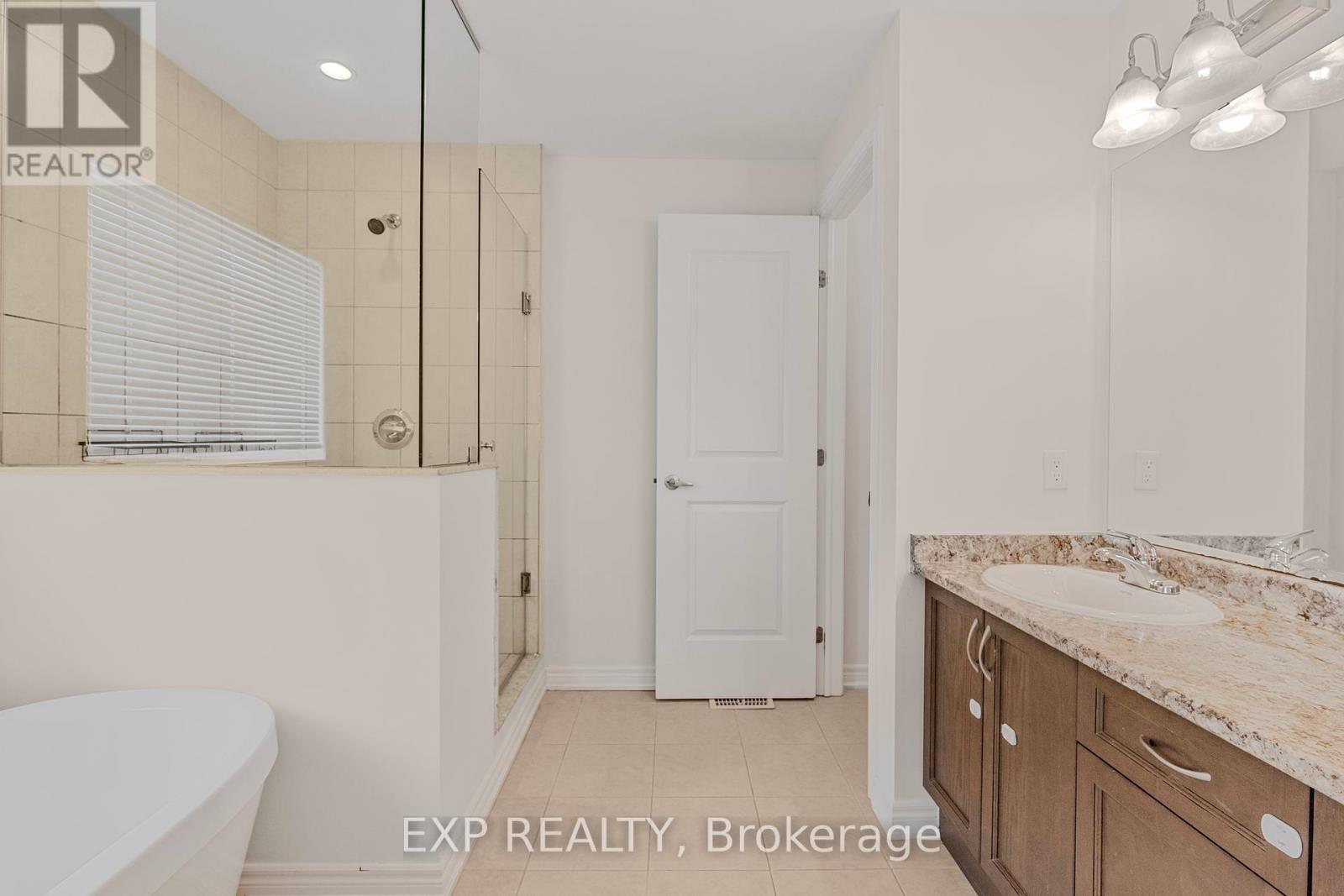 Photo 19 of 29 Heming Trail, Hamilton ON